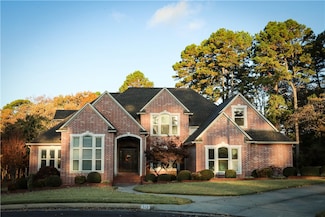 513 Autumnwood Dr, Russellville, AR 72802