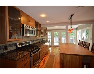 78 Bellevue St, West Roxbury, MA 02132