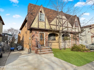 334 Kell Ave, Staten Island, NY 10314