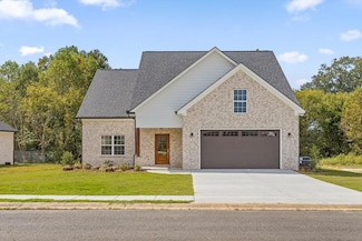 104 W Madison St, Chatsworth, GA 30705