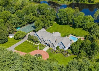 21A Farm St, Dover, MA 02030
