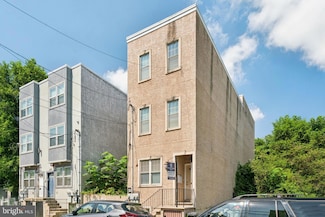 2258 N 12th St, Philadelphia, PA 19133