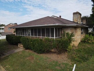 108 Samuel Scott Dr, Livermore, KY 42352