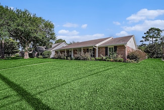 10602 Del Monte Dr, Houston, TX 77042