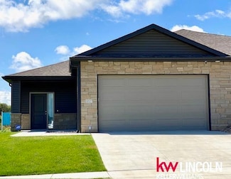 10327 Wayborough Ln, Lincoln, NE 68527