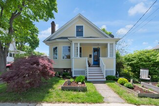 394 Woodford St, Portland, ME 04103