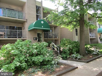 6 Canterbury Square Unit 302, Alexandria, VA 22304
