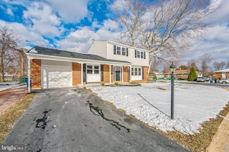 11 Guenever Dr, New Castle, DE 19720