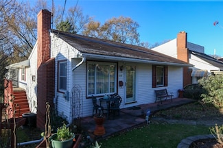 806 Kerry Hill Dr, Pittsburgh, PA 15234