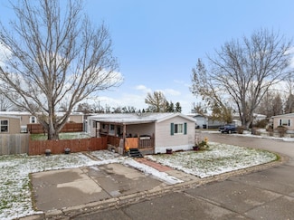 1015 Arthur Ln, Minot, ND 58701