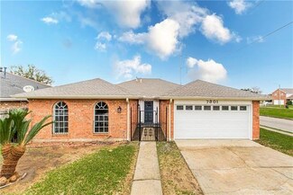 7301 Crestmont Rd, New Orleans, LA 70126
