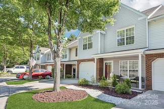 8108 Christmas Ct, Charlotte, NC 28216