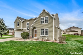 8641 Suntree Dr, Zeeland, MI 49464