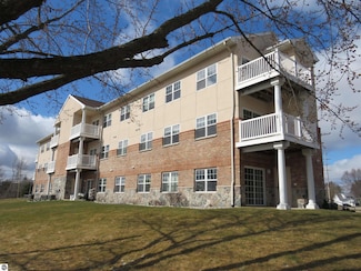 301 N Lake St Unit 208, Cadillac, MI 49601