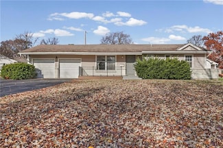 8400 W 93rd St, Overland Park, KS 66212