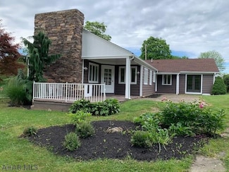 707 E Watson St, Bedford, PA 15522