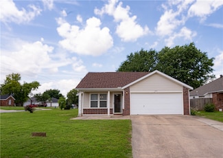 820 SW Arrowhead Dr, Bentonville, AR 72712