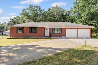 702 Quincy Blvd, Smithville, MO 64089