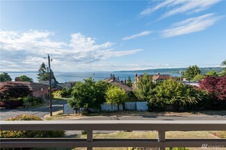 3027 NW 94th St, Seattle, WA 98117