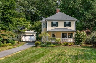 23 Church St, Dover, MA 02030