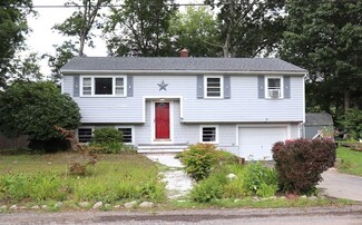 3 E Edgewater Dr, Wareham, MA 02571