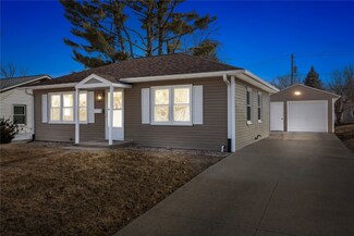 1129 Washington Dr, Marion, IA 52302