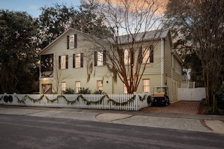 209 Bennett St, Mount Pleasant, SC 29464