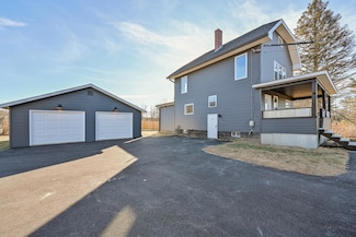 2 White Pine Dr, Augusta, ME 04330