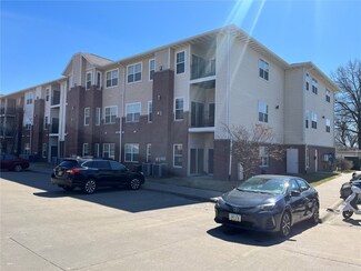 600 Grandview Ct, Iowa City, IA 52246