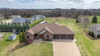 1265 Reddy Dr, Platteville, WI 53818