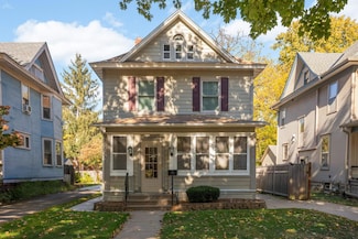 1069 Laurel Ave, Saint Paul, MN 55104