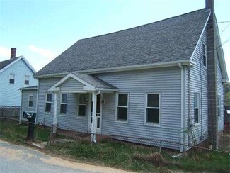 2 High St, Fiskdale, MA 01518