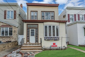 662 Avenue E, Bayonne, NJ 07002