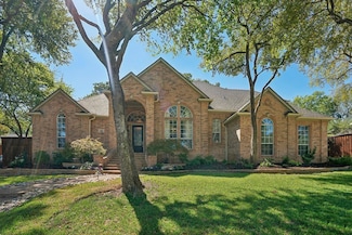 2821 Kingswood Dr, Grapevine, TX 76051