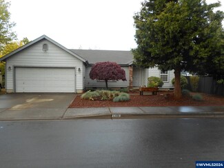649 Nicholas Dr, Springfield, OR 97477