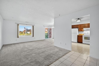 4825 Woodland Ave Unit 6, West Des Moines, IA 50266