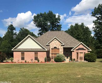 1056 Ridgewood Dr, Little Rock, AR 72206
