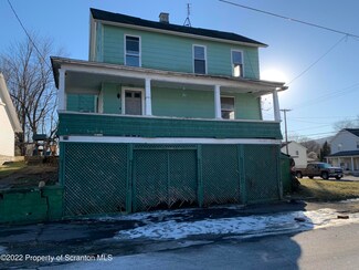 219 Franklin St, Jermyn, PA 18433