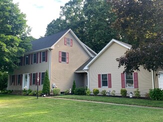 32 Alexander Dr, Agawam, MA 01001