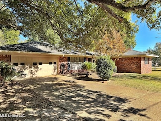 670 Ahihi St, Diamondhead, MS 39525