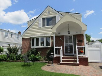 82-17 248th St, Bellerose, NY 11426