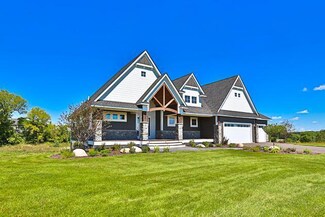 706 Crest Curve, Hudson, WI 54016