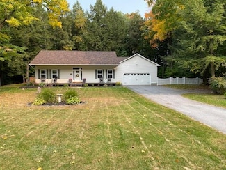 154 Village Dr, Fairfax, VT 05454