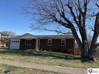 1447 Crestview Dr, Radcliff, KY 40160