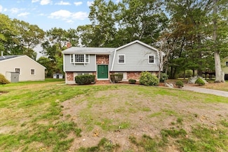 90 Claire Dr, Attleboro, MA 02703
