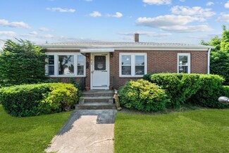 29 Peerless St, Cranston, RI 02910