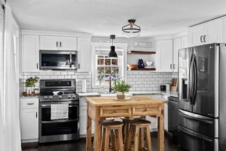 28 Elizabeth Ln, South Weymouth, MA 02190