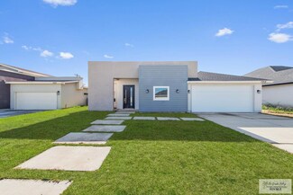 7014 Heritage Oaks Dr, Brownsville, TX 78526