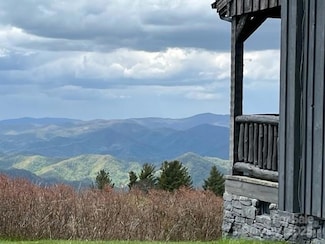 143 Daniel Boone Trail, Burnsville, NC 28714