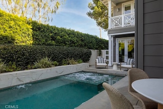 547 Tustin Ave, Newport Beach, CA 92663